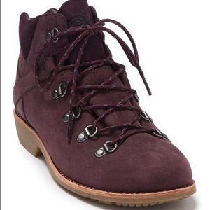 Teva De La Vina Dos Alpine Low Boot size 8